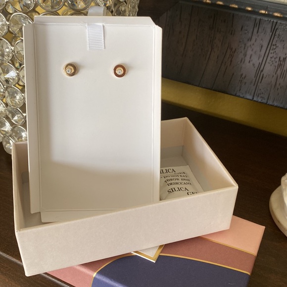 House of Harlow Earrings - Picture 5 of 6